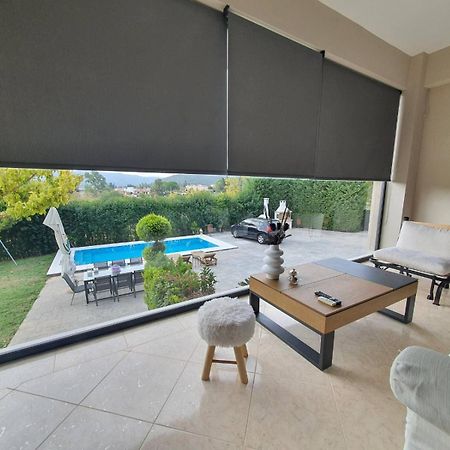 Villa Constangie Marathón Exterior foto